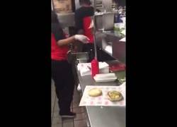 Enlace a ¿Los guantes son por higiene no?