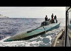 Enlace a Guardia costera intercepta un submarino con $181 millones en drogas