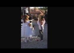 Enlace a Cuando no hay química entre los que van a la boda...