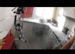 Enlace a ¿Qué ocurre si mezclas hielo seco con agua hirviendo?