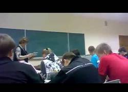 Enlace a Un día cualquiera de clase en Rusia