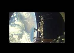 Enlace a Astronauta publica un video del acoplamiento de la nave rusa Soyuz TMA-16M