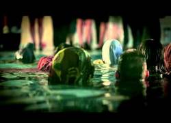 Enlace a Un conmovedor video plantea cómo la UE regatea con refugiados en una 