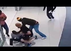 Enlace a Este hombre ayudó a detener al ladrón en el supermercado