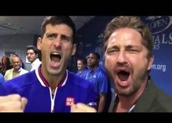 Enlace a Novak Djokovic y Gerard Butler gritando This is Sparta!!