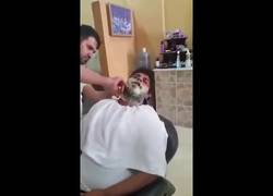 Enlace a ¿Quieres un afeitado perfecto? ¡Este es el que te hacen en la India!