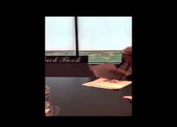 Enlace a ¿Quieres saber qué se siente al ganar la lotería? ¡Mira su reacción!