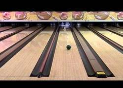 Enlace a ¡Flipa con este truco de bolos!