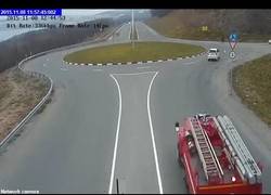 Enlace a Cuando no tienes tiempo para frenar en un 'ceda el paso'