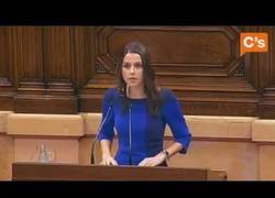 Enlace a Inés Arrimadas se marca un Thug Life en el Parlament