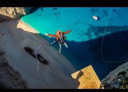 Enlace a Han llevado la tirolina a un nuevo nivel [salto bungee]