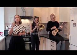 Enlace a Estas tres rusas hacen un cover de Can't Stop de Red Hot Chili Peppers