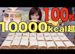 Enlace a Esta chica japonesa es capaz de comerse 100 trozos de pan de molde. El ser humano es increíble