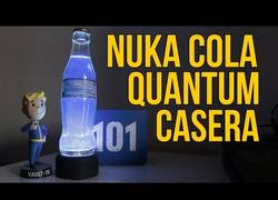 Enlace a Cómo hacer la botella de Nuka Cola Quantum en tu casa