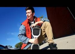 Enlace a Así sería la vida de Marty McFly con la tecnología que hay en la actualidad