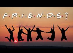 Enlace a ¿Quién quiere enemigos teniendo estos amigos? Pero se lo pasan en grande