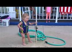 Enlace a A este grifo algo le pasa. Odia a la niña :(