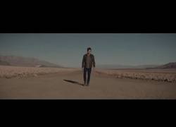 Enlace a Este es el primer anuncio del nuevo DeLorean. ¡Quiero uno! ¡YA!