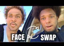 Enlace a Intercambiando caras en Face Swap con desconocidos. Vaya risas