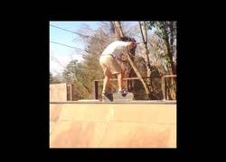 Enlace a Montar un skate debe ser como ir en bici. Jeff Hall con 52 años te lo demuestra