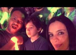 Enlace a La emoción de un niño con autismo al ir a un concierto de Coldplay. Emocionante