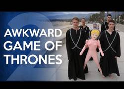 Enlace a Divertida parodia de Juego de Tronos y la gente alucinando