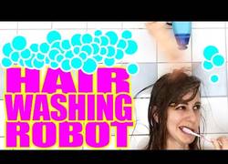 Enlace a Esta chica fabrica el robot definitivo para lavarte el cabello