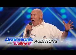 Enlace a Este señor de 82 años sorprende a todo el mundo en America's Got Talent