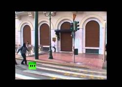 Enlace a Cuando te pilla en una batalla campal en medio de la ciudad y no sabes qué hacer