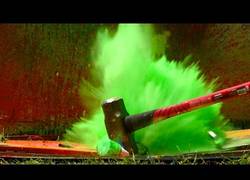 Enlace a Así se ve la explosión de un bote de spray a 2500fps