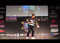 Enlace a Flipante la habilidad de este chico con el yo-yo