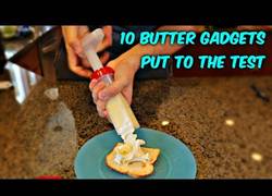 Enlace a 10 aparatos perfectos para poner mantequilla en tu comida