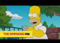 Enlace a Homer Simpson también se suma a la fiebre de Pokémon Go