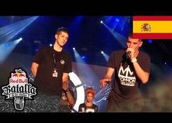 Enlace a Skone se proclama campeón nacional en la Red Bull Batalla de los Gallos