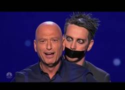Enlace a Tape Face es uno de los posibles ganadores del America's Got Talent! Y sin duda, mi favorito.