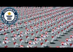 Enlace a Más de mil robots bailando simultáneamente para lograr un Récord Guinness