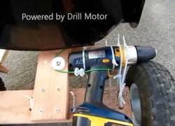 Enlace a El kart que funciona con un taladro y construido con mucha imaginación