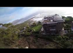 Enlace a Haciendo descenso en parapente al estilo GTA V