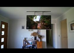 Enlace a Una auténtica genialidad para guardar tu TV en casa... si tienes espacio, claro