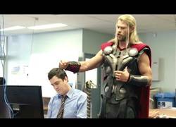Enlace a Sale a la luz lo que hacía Thor durante Captain America: Civil War
