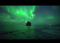 Enlace a La maravillosa aurora boreal captada por un drone en Islandia