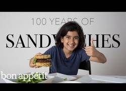 Enlace a Niños prueban 100 años de historia de sándwiches
