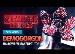 Enlace a El disfraz perfecto de monstruo de The Stranger Things para Halloween