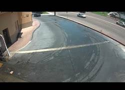 Enlace a Este lavadero de coches hace la perfecta función con este coche