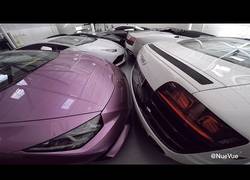 Enlace a Esta persona tuvo que proteger 38 Lamborghinis del huracán Matthew [inglés]