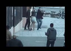 Enlace a Nuevo ataque xenófobo en Inglaterra con una brutal agresión a un español