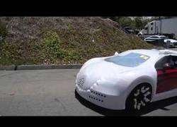 Enlace a Ese momento que todos hemos vivido haciendo el unboxing de un Bugatti Veyron