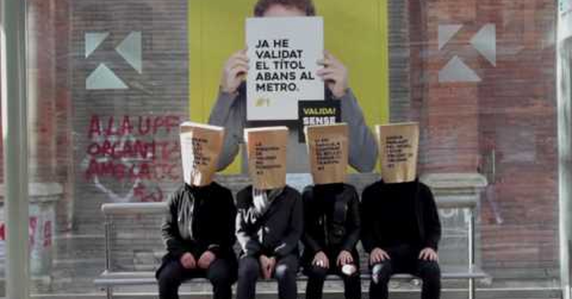¡No tengo tele! / Curiosa campaña publicitaria del TRAM de Barcelona