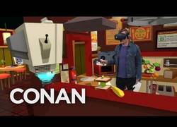 Enlace a Conan O'Brien probando la Realidad Virtual en las oficinas de Google