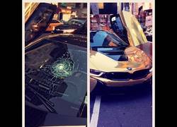 Enlace a Le rompen el parabrisas del coche a estos por alardear en Nueva York en plena calle